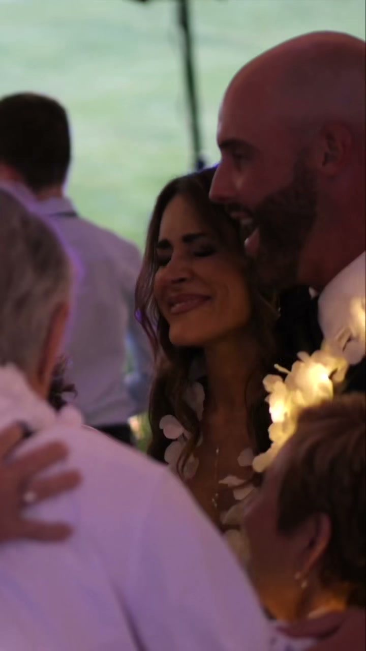 Bride and groom speech to guests